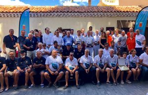 Los premiados en la Regata Oceánica junto a las autoridades que asistieron al acto de clausura.