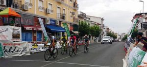 Pese a la amenaza de lluvia, 126 ciclistas se dieron cita en la prueba de Bollullos.