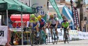 Concluyó un apasionante Circuito Provincial de Huelva de Carretera Máster. / Foto: www.andaluciaciclismo.com.