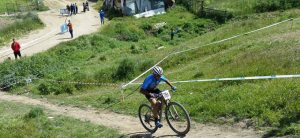 Imagen de una prueba anterior del Circuito celebrada en Paterna del Campo. / Foto: andaluciaciclismo.com.