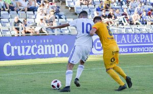 Alberto Quiles debutó con la camiseta del Recre en el duelo ante el UCAM Murcia. / Foto: Pablo Sayago.