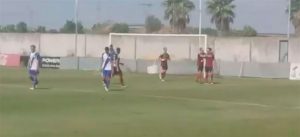 Los jugadores del Cartaya celebran el cuarto tanto, obra de Dani Pérez de penalti. / Foto: Captura de TV.