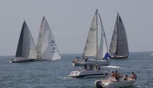 Los doce barcos que toman parte en la Regata Oceánica ya viajan hacia La Gomera.