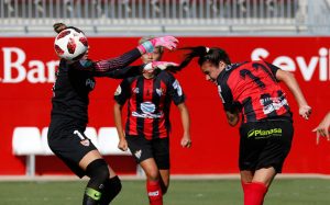 Flor adelantó al Sporting en el primer tiempo con un remate de cabeza, / Foto: www.lfp.es.