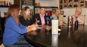 Un momento de la presentación de la IV Ruta Cicloturista Vino del Condado, del próximo 4 de noviembre.