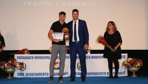 Uno de los galardonados a la Proyección Deportiva fue Álvaro Álvarez Márquez (fútbol).