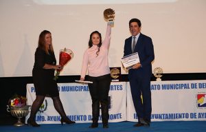 Una de las Menciones de Honor fue para la nadadora paralímpica Marina Méndez Feria.