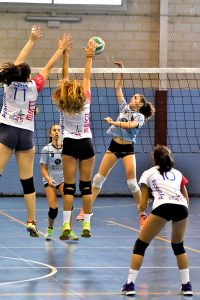 Comenzó la temporada para las chicas del DJA '75 de Ayamonte. / Foto: J. L. Rúa.