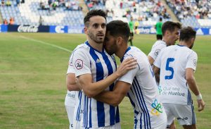 Seguir ganando partidos para optar a los puestos de promoción, objetivo del Recre ante el San Fernando. / Foto: Pablo Sayago.