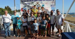 Los ganadores de la prueba náutica celebrada en el Real Club Marítimo de Huelva.