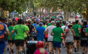 Cerca de 700 corredores se han dado cita en la XXXII Vuelta a Huelva.