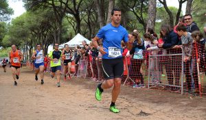 Cerca de un millar de corredores participaron en la prueba disputada en la Pradera de San Isidro.