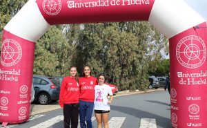 Las tres primeras clasificadas en la Carrera ETSI.