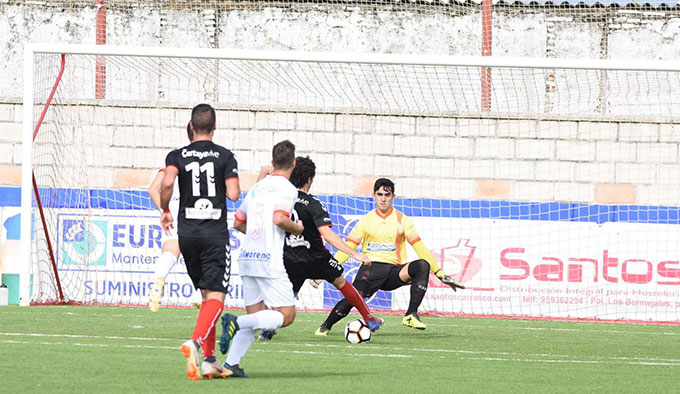 Un partido de trámite aguarda al Cartaya ante la Roteña. / Foto: David Limón.