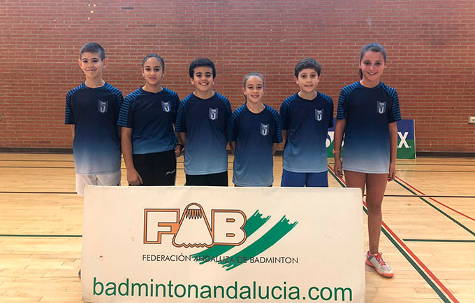 Componentes del CD Bádminton Huelva en la Liga Andaluza 'Se Busca Campeón'.