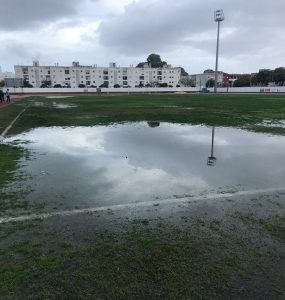 Estado del terreno de juego en Isla Cristina donde se pudo jugar. / Foto: @islacristinafc.