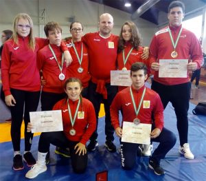 Deportistas del Club de Lucha El Campeón en el Campeonato de Andalucía. / Foto: @luchaelcampeon.