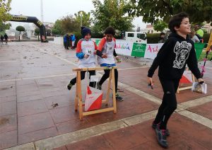 Alumnos del Colegio Público Rural Adersa 1 de Fuenteheridos, en la prueba de la Liga Andaluza en Minas de Riotinto.