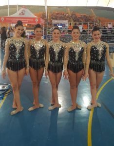 Conjunto Cadete Base del Rítmico, que luchará en Murcia con su ejercicio de 5 aros que les dio el subcampeonato de Andalucía en Córdoba.