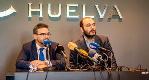 Un momento de al rueda de prensa de los responsables de Krypteia Capital Huelva.