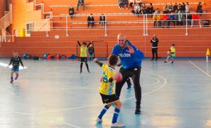 El campeón del mundo, interactuando con los chavales.