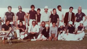 Pepe Prieto, Paco Peralta, M. A. Calero, Pepe Saavedra, Pepe Sánchez (presidente), J. L. Rodríguez (sofrólogo), Lola Fernández y otros arqueros, a finales de los 70.