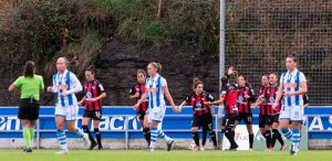 Las jugadoras del Sporting celebran el gol de Anita. / Foto: www.lfp.es.