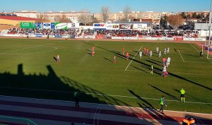 El Recre vence en Don Benito y se acerca a la promoción de ascenso. / Foto: @Cddonbenito1928.