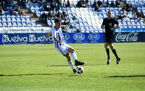 Buen partido del Recre ante un Real Murcia que nunca se entregó. / Foto: Pablo Sayago.