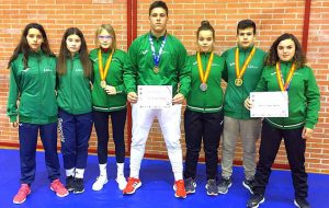 Deportistas del Club de Lucha El Campeón en la cita de Jaén. / Foto: @luchaelcampeon.