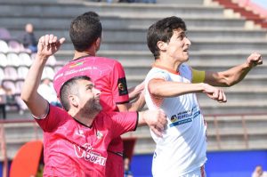 En busca de los tres puntos acude La Palma al campo del San José. / Foto: David Limón.