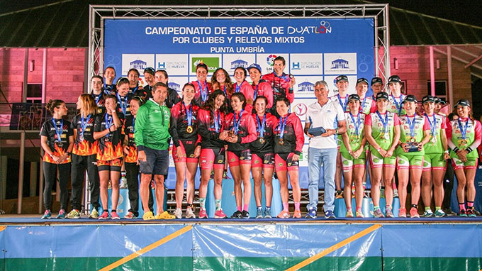 Podio de la Primera División Femenina en el Campeonato de España de Duatlón por Clubes 2019 celebrado en Punta Umbría.