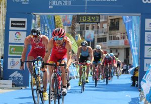 Huelva pudo disfrutar de una doble competición de triatlón.