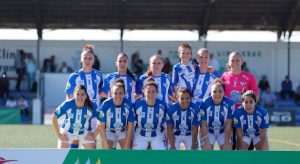 Formación inicial del Sporting Puerto de Huelva en el partido de este martes ante el Real Betis Féminas. / Foto: www.lfp.es.