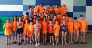 Los jóvenes participantes del CN Huelva que acudieron a la segunda cita de los Juegos Deportivos Municipales de Natación.