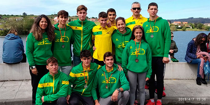 Equipo del Club Piragüismo Tartessos Huelva en la Copa de España.