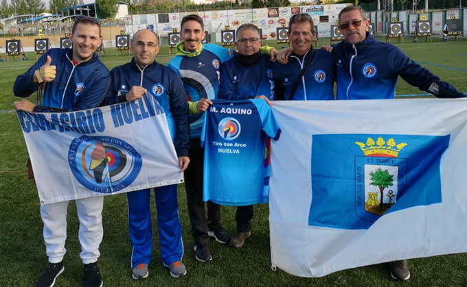 Representantes del Club Asirio en el Campeonato de España celebrado en Guijuelo.