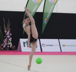 Maider Orbe, gimnasta del Beti Aurrerá, defendió los colores del Rítmico Colombino.