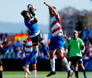 Marc Martínez apareció en las ocasiones que el Recreativo Granada le exigió. / Foto: @CanteraNazari.