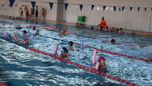 La natación, una de las actividades del Campus de Multideportes Cartaya 2019.