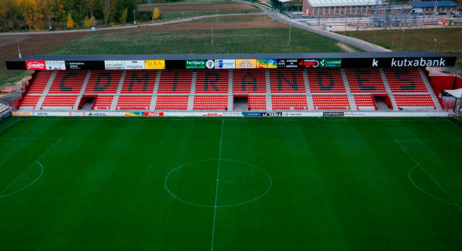 El partido del domingo en el estadio de Anduva será a las 12:00 horas. / Foto: www.cdmirandes.com.