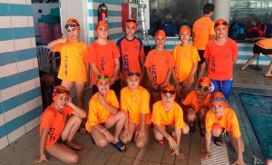 Equipo Prebenjamín del Club Natación Huelva, en el Campeonato celebrado en Sanlúcar de Barrameda.