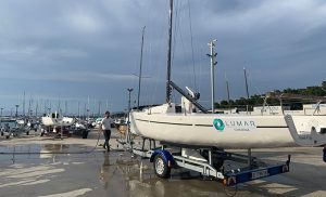 El Lumar Canarias, preparado en el varadero del CN L'Escala.