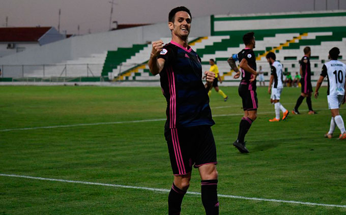 Rubén Cruz, lesionado en el primer partido de Liga en San Fernando, vuelve a la convocatoria.