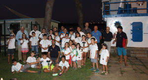 Los primeros clasificados de la II Regata Escuela de Vela 'América, a la Estela de Colón' del Club Deportivo Náutico Punta Umbría.