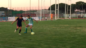 El Recre cerró la pretemporada con un empate (3-3) ante el Betis Deportivo en Punta Umbría. / Foto: H. M.