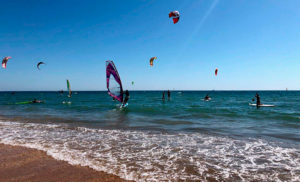 Punta Umbría albergó la decimocuarta edición de la Regata 'Virgen del Carmen' de SUP, Kitesurf, Windsurf.