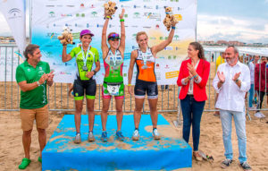 Podio femenino de la prueba que ha tenido lugar en Sanlúcar de Barrameda.