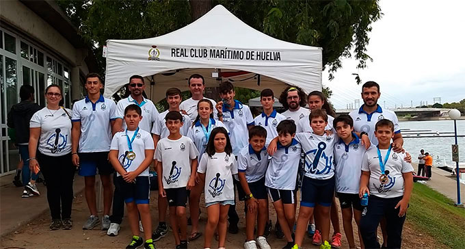 Representantes del RCMH en la Copa de Andalucía de Ríos y Travesías de Barcos Combinados.