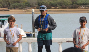 Rodrigo Luis González en el podio, tras su victoria en la categoría Sub 13.